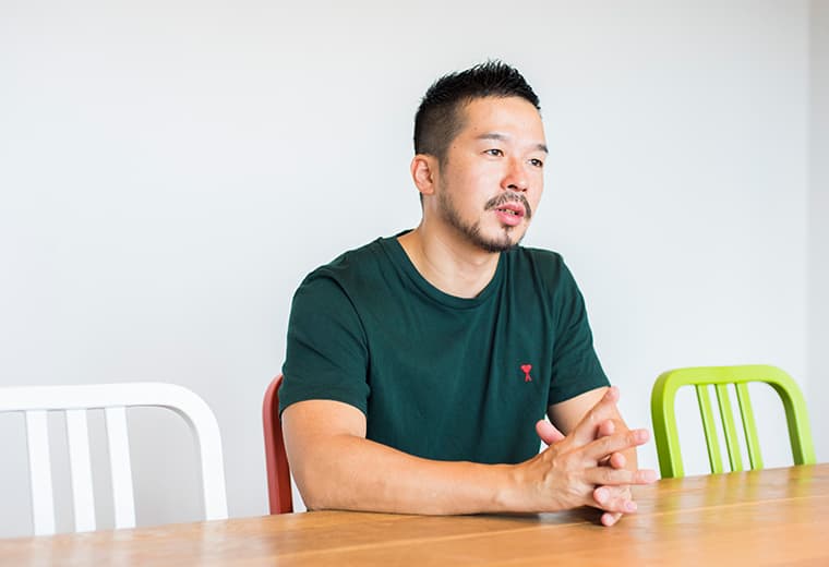 写真:株式会社 トランジットジェネラルオフィス様のスタッフが説明をしている様子